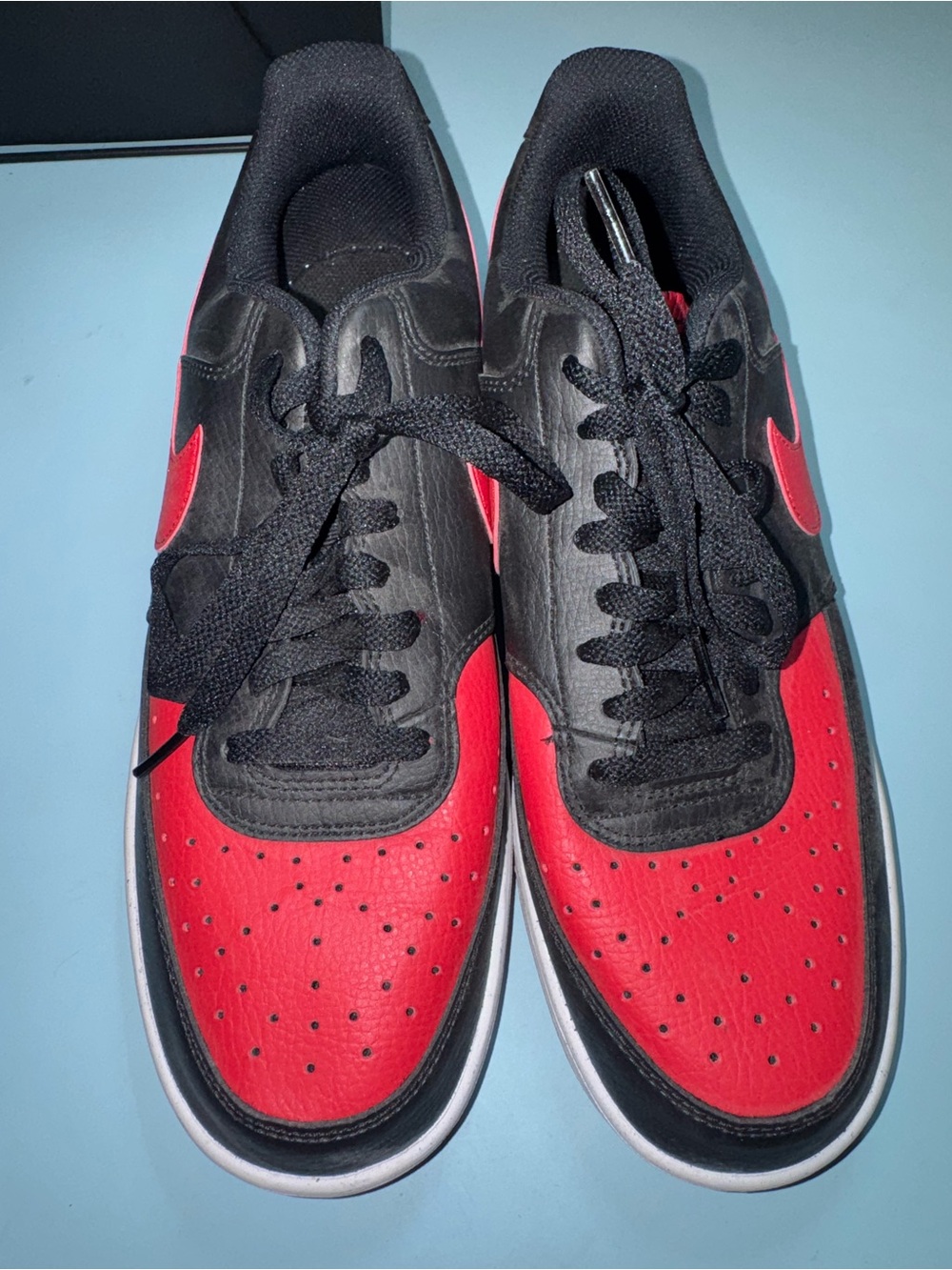 Men's Black and Red Low-Top Nike Sneakers